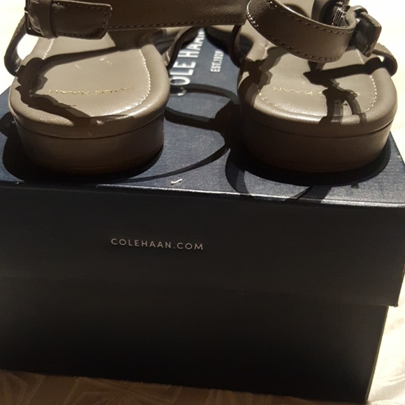 Cole Haan Molly flat thong - Picture 3 of 5